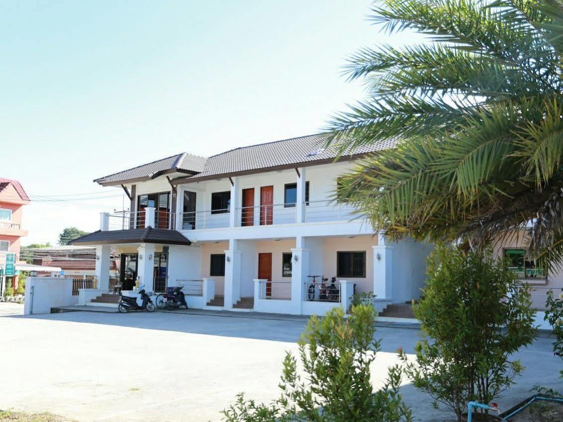 Hotel Tararin à Chiang Saen Extérieur photo